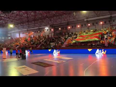 Así ha vivido la afición del Bathco el debut europeo en el Vicente Trueba